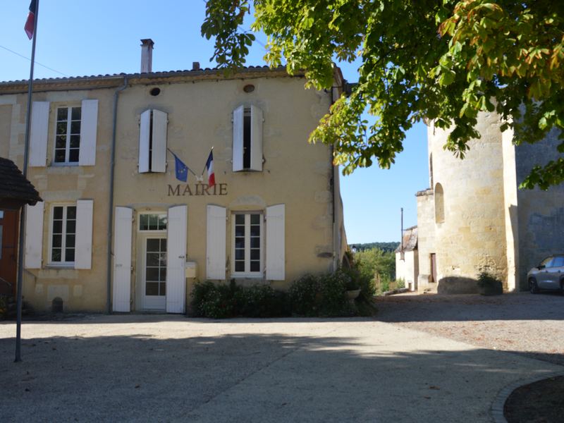 Mairie-de-Saint-Vivien-de-Monsegur-1.jpg